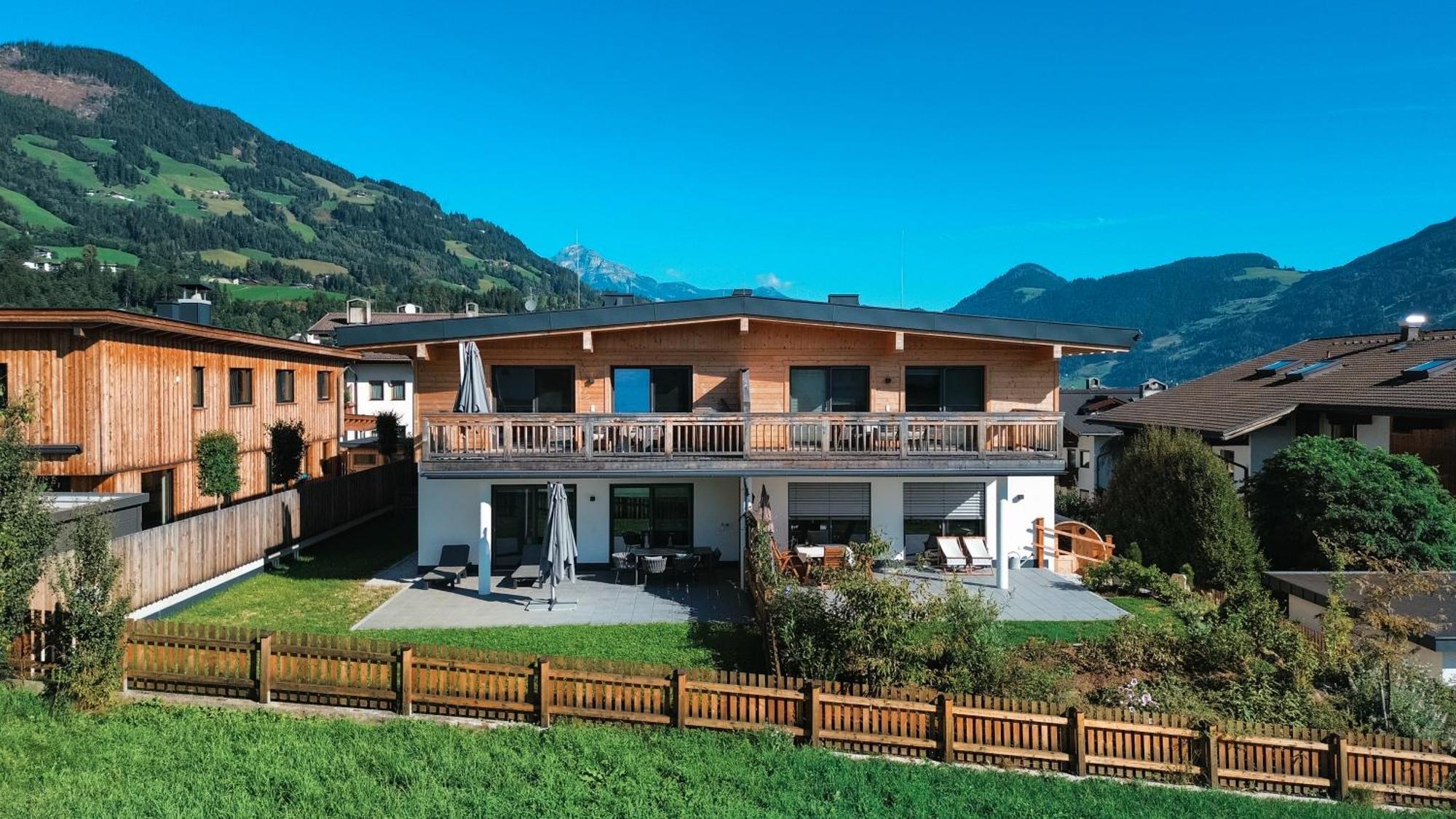 Zillerheart - Balcony Und Car Park By Alpenluxus Appartements Fügen Kültér fotó
